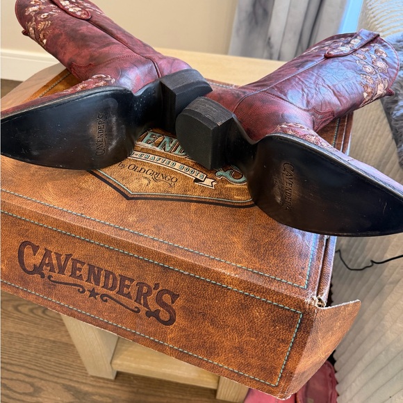 Old Gringo Burgundy Floral Embroidered Boots - Picture 4 of 6